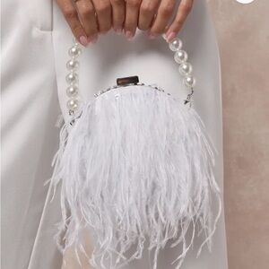 Lulu’s Elegant White Feather Clutch with Pearl Handle